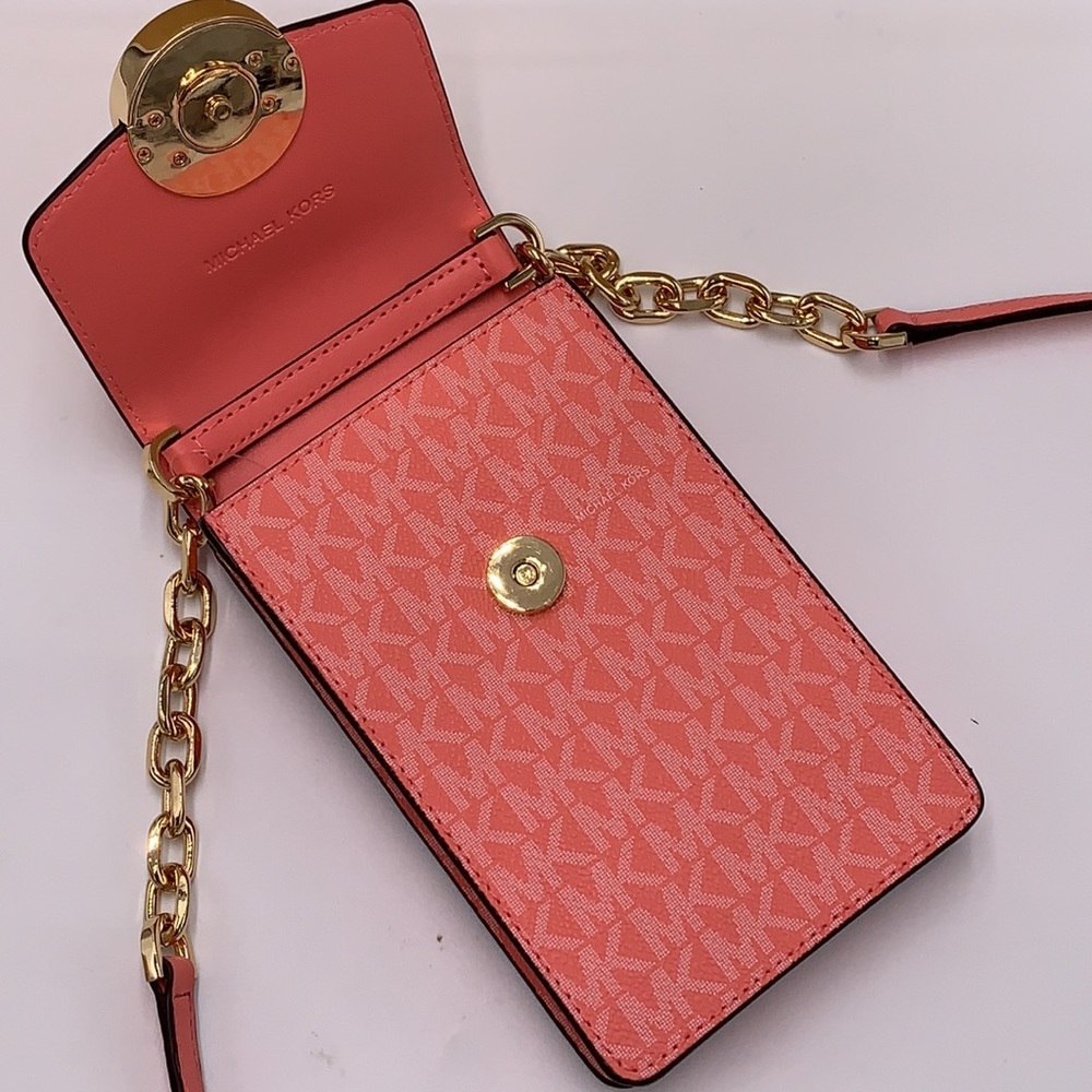 Michael Kors Carmen Small NS Logo
Smartphone Crossbody GRAPEFRUIT SIGNATURE - Picture 9 of 16